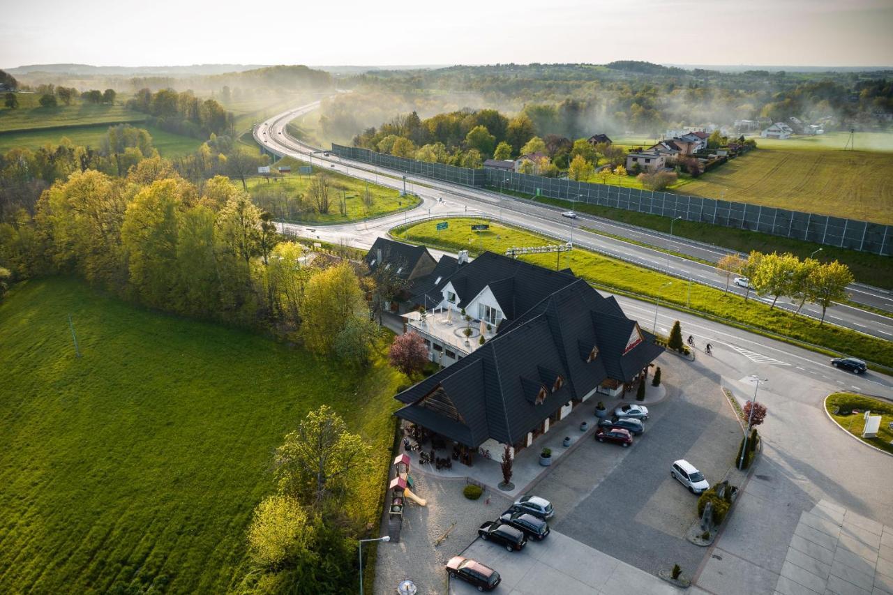 Dwor Świętoszówka Exteriör bild